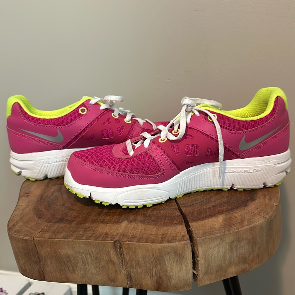 Nike Lunarlon women’s running shoe - Picture 2 of 9